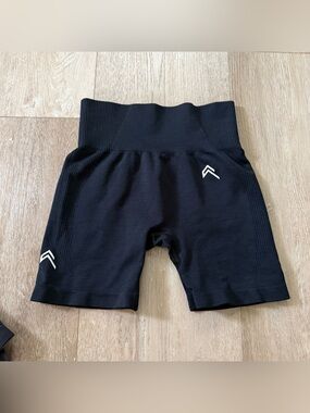 Oner active seamless shorts black size small